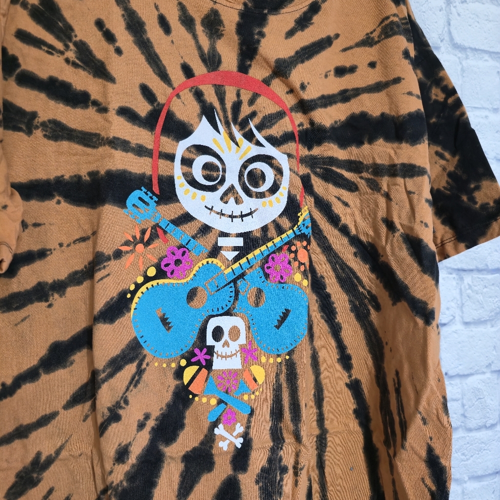 Disney Pixar Coco Brown Tie-Dye Miguel Skeleton Graphic Tee Plus Size 3/4 New - Picture 8 of 16